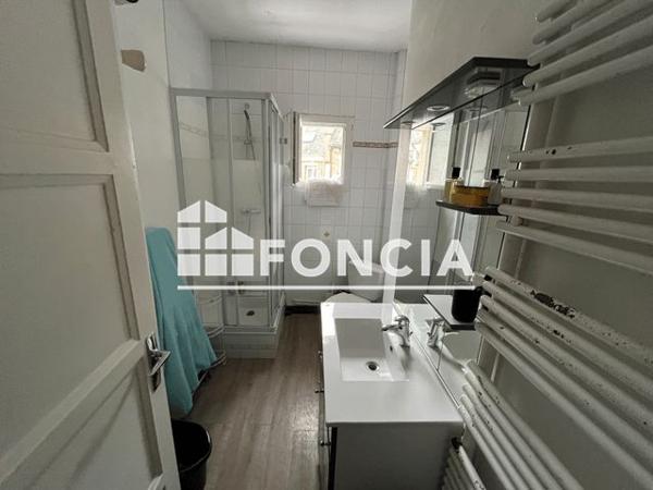 Location Appartement 2 pièces 49.7 m² - 28 RUE DE PARIS Flers 61100