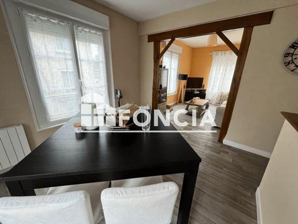 Location Appartement 2 pièces 49.7 m² - 28 RUE DE PARIS Flers 61100