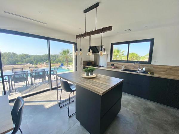 Villa contemporaine 5 pièces 150m²  Piscine chauffée - Garage - Vue panoramique