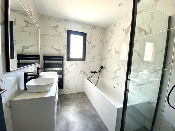 Villa contemporaine 5 pièces 150m²  Piscine chauffée - Garage - Vue panoramique