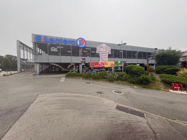 Local commercial de 75m² face au Leclerc et Mac Donald"s , Le relecq kerhuon