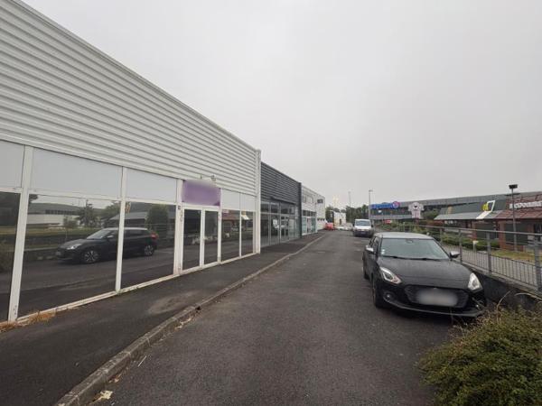 Local commercial de 75m² face au Leclerc et Mac Donald"s , Le relecq kerhuon