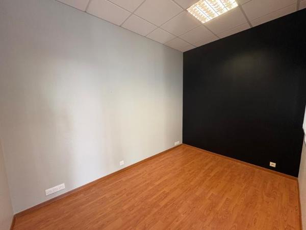 Local commercial de 75m² face au Leclerc et Mac Donald"s , Le relecq kerhuon
