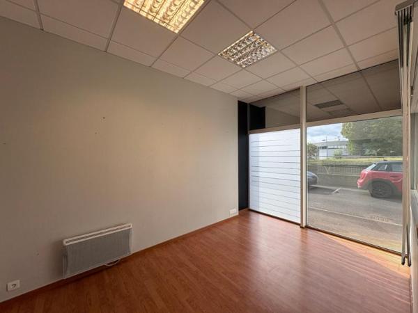 Local commercial de 75m² face au Leclerc et Mac Donald"s , Le relecq kerhuon
