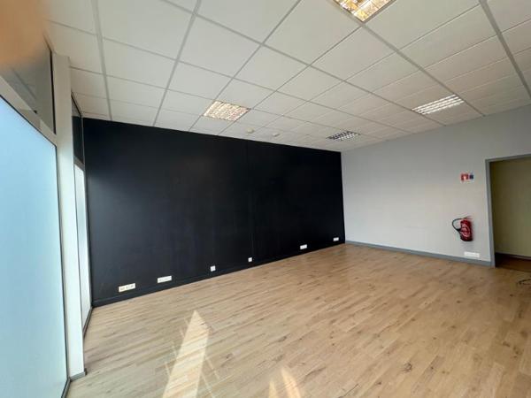 Local commercial de 75m² face au Leclerc et Mac Donald"s , Le relecq kerhuon