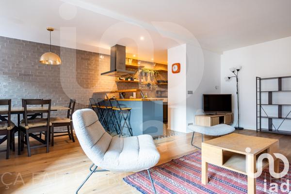 Location appartement 3 pièces 77 m² Paris 19