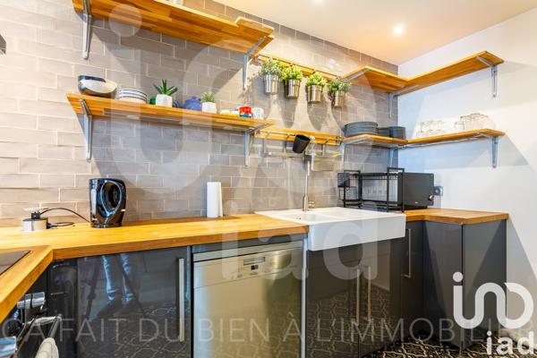 Location appartement 3 pièces 77 m² Paris 19