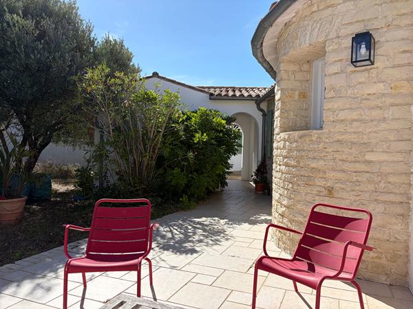 La Flotte , a 2 pas du Port et de la plage maison familiale