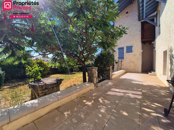 À vendre Collonges 01550 - Maison en pierre rénovée 4 chambres avec jardin et garage