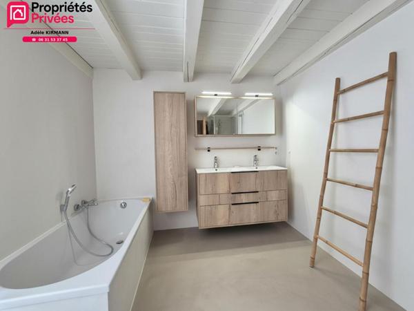 À vendre Collonges 01550 - Maison en pierre rénovée 4 chambres avec jardin et garage