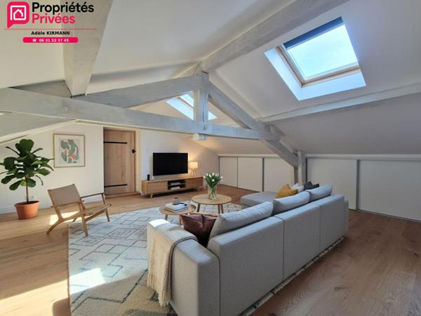 À vendre Collonges 01550 - Maison en pierre rénovée 4 chambres avec jardin et garage