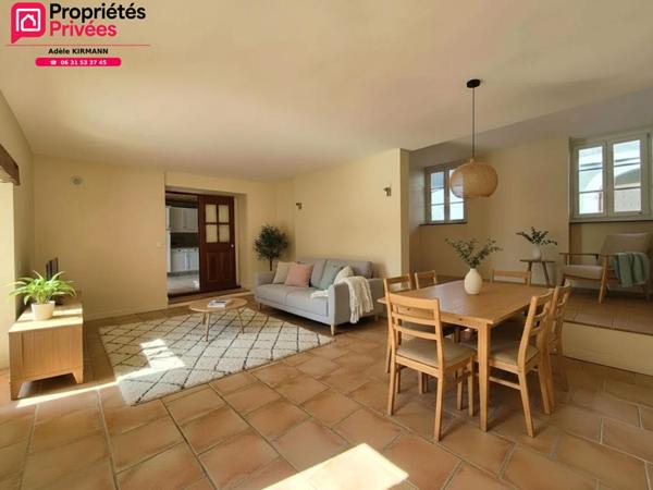 À vendre Collonges 01550 - Maison en pierre rénovée 4 chambres avec jardin et garage