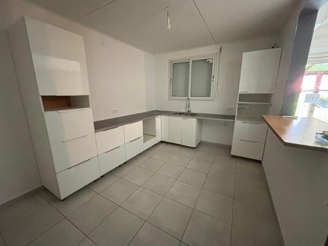 Ensemble de deux maisons t4 et t3 sur u terrain de 2716 m2 à la Chaumière