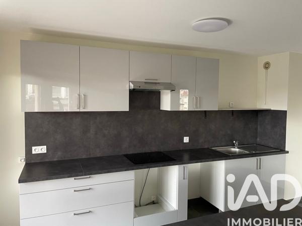 Location appartement 3 pièces 76 m² Planfoy