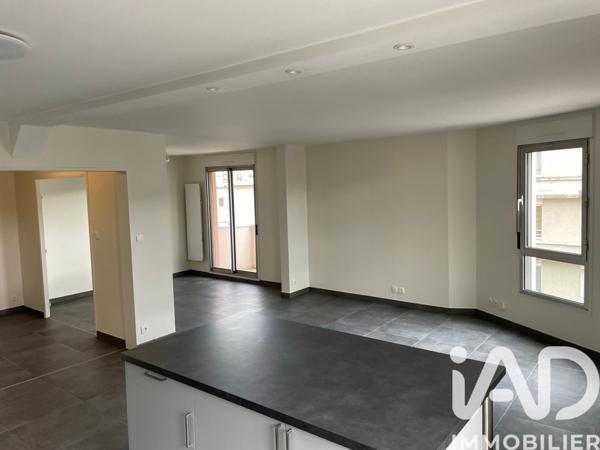 Location appartement 3 pièces 76 m² Planfoy