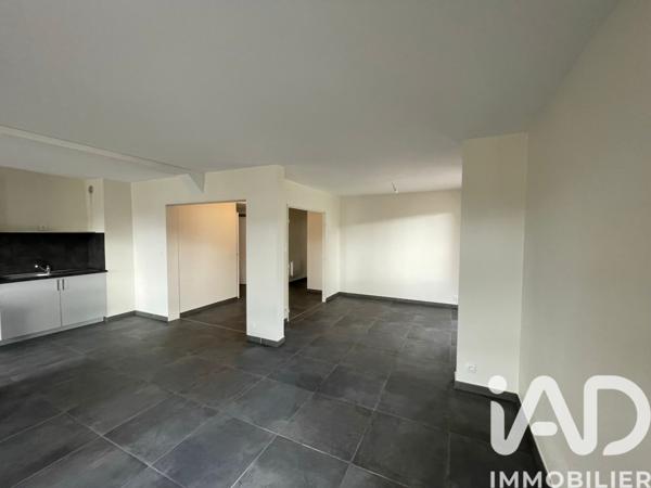 Location appartement 3 pièces 76 m² Planfoy