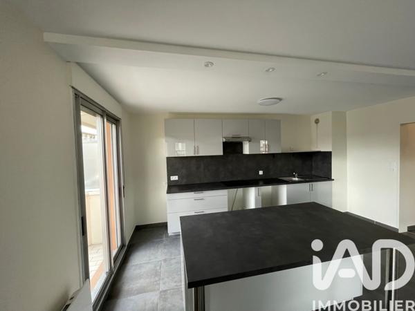 Location appartement 3 pièces 76 m² Planfoy