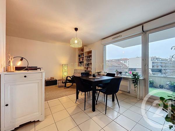 Appartement T3 à vendre  3 pièces - 59,35 m2 BOURGOIN JALLIEU - 38