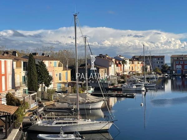 Rare à Port-Grimaud – Appartement 81 m² avec mezzanines en bord de canal