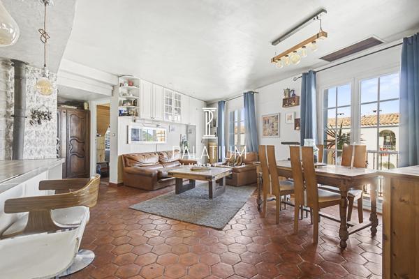 Rare à Port-Grimaud – Appartement 81 m² avec mezzanines en bord de canal