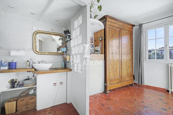 Rare à Port-Grimaud – Appartement 81 m² avec mezzanines en bord de canal
