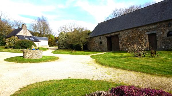 MAGNIFIQUE PROPRIETE EQUESTRE , PLEINE DE CHARME, 10 BOXS.5 hectares