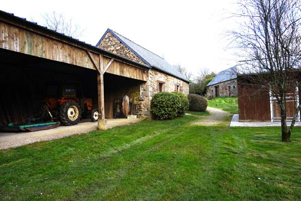 MAGNIFIQUE PROPRIETE EQUESTRE , PLEINE DE CHARME, 10 BOXS.5 hectares