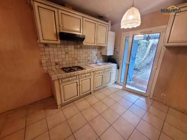 PETITE MAISON AVEC JARDIN