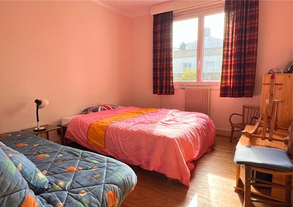 Maison familiale à vendre à Beauvoir-sur-Mer - Beaux volumes et nombreuses dépendances