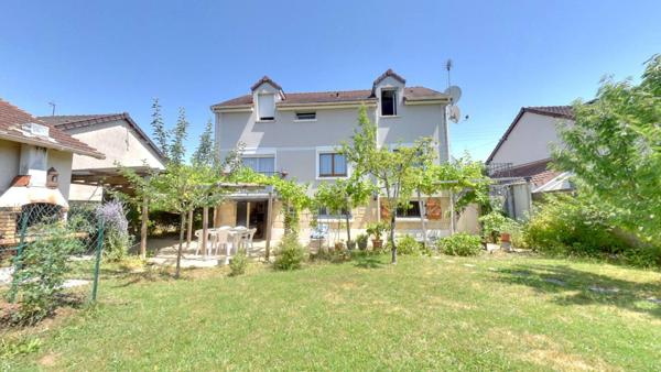 Maison Roissy En Brie 9 pièce(s) 150.5 m2