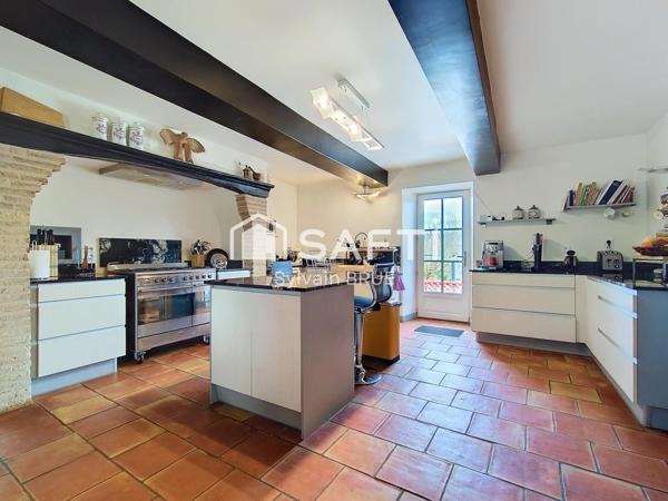 Propriété T6, plain pied 185m² env.