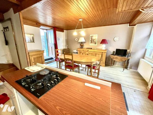 CHARMANTE MAISON DE BOURG  TERMES 48