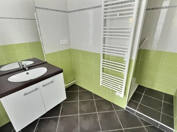 NOUVEAUTÉ – Dernier étage en hyper-centre de Bonne