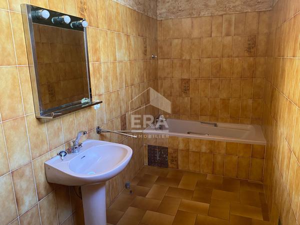 Maison coeur de village avec superbes dépendances