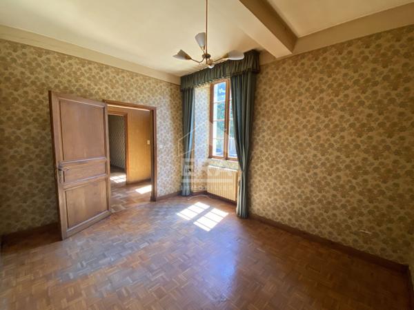 Maison coeur de village avec superbes dépendances