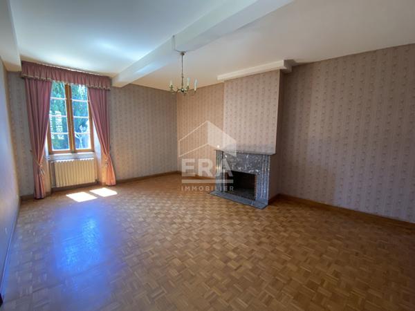 Maison coeur de village avec superbes dépendances