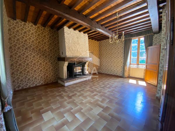 Maison coeur de village avec superbes dépendances