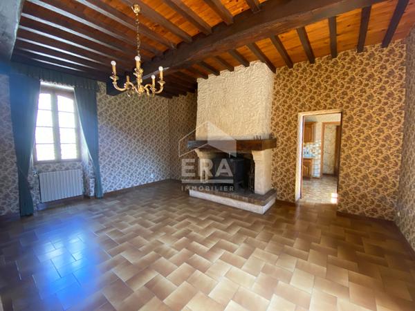 Maison coeur de village avec superbes dépendances