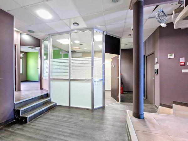 Immeuble 200 m² + 100 m² de combles