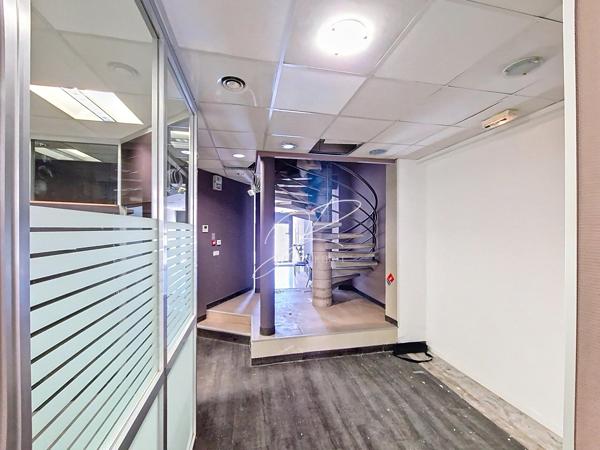 Immeuble 200 m² + 100 m² de combles