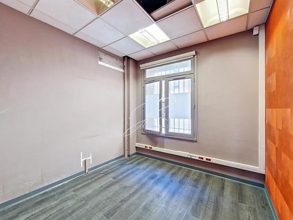 Immeuble 200 m² + 100 m² de combles