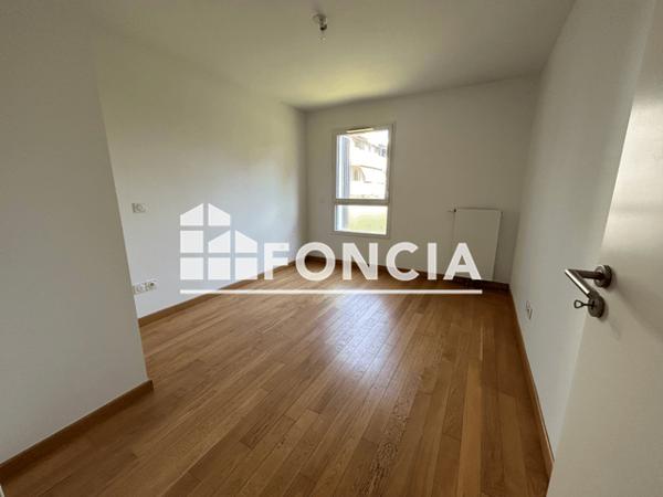 Location Appartement 3 pièces 78.36 m² - 12-14-16 RUE LOUIS ARAGON Grenoble 38100