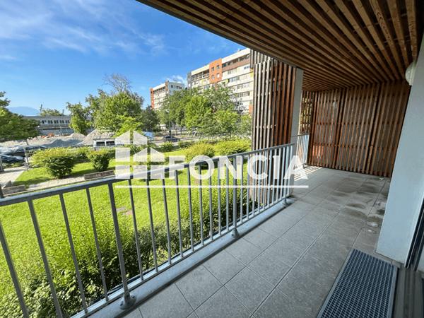 Location Appartement 3 pièces 78.36 m² - 12-14-16 RUE LOUIS ARAGON Grenoble 38100