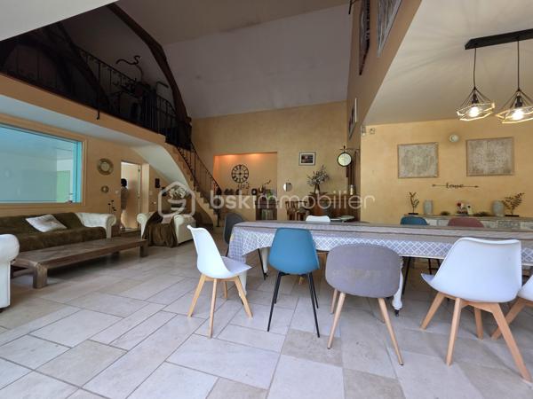 Maison de 367 m²