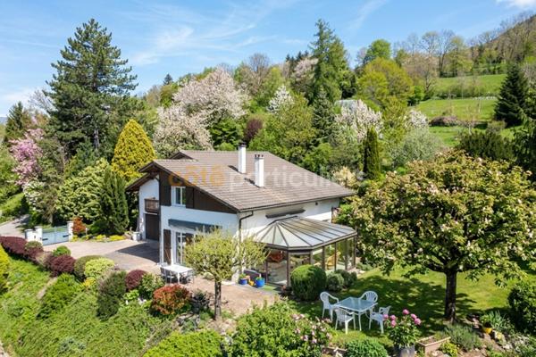 Vente
                Maison191 m² - 5 Pièces -
                    SAINT CERGUES (74140)