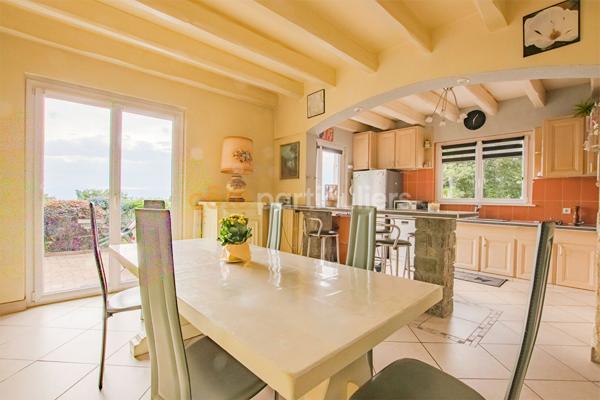 Vente
                Maison191 m² - 5 Pièces -
                    SAINT CERGUES (74140)