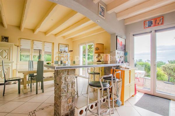 Vente
                Maison191 m² - 5 Pièces -
                    SAINT CERGUES (74140)