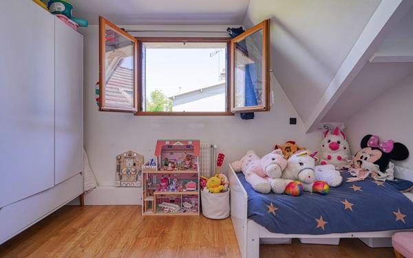 Maison à vendre    5 pièces • 148 m2 Cachan