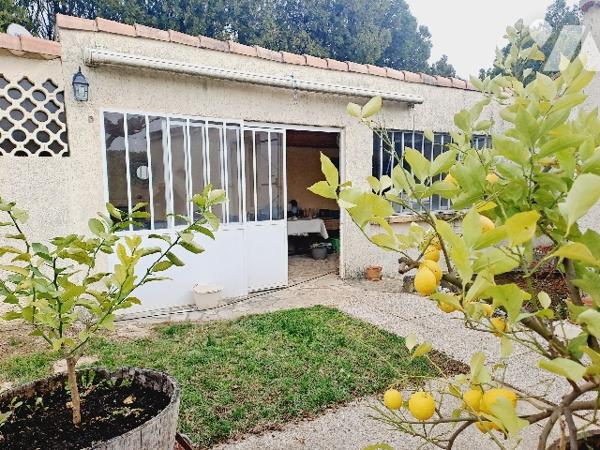 SAUZET, maison de 150m² habitable avec piscine et vaste jardin arboré.