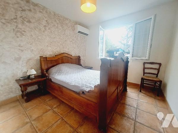 SAUZET, maison de 150m² habitable avec piscine et vaste jardin arboré.